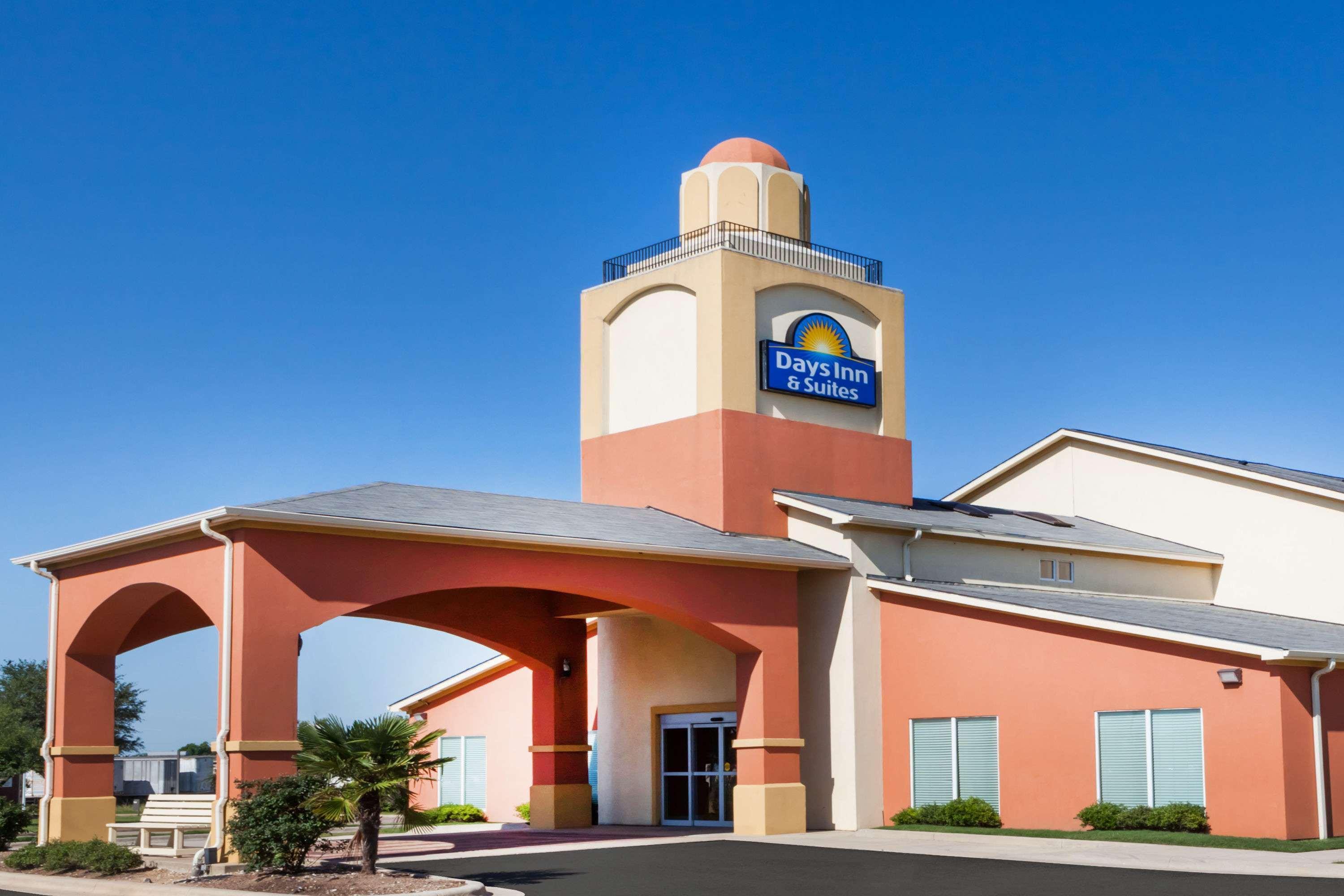 Days Inn & Suites By Wyndham Marquez Buitenkant foto